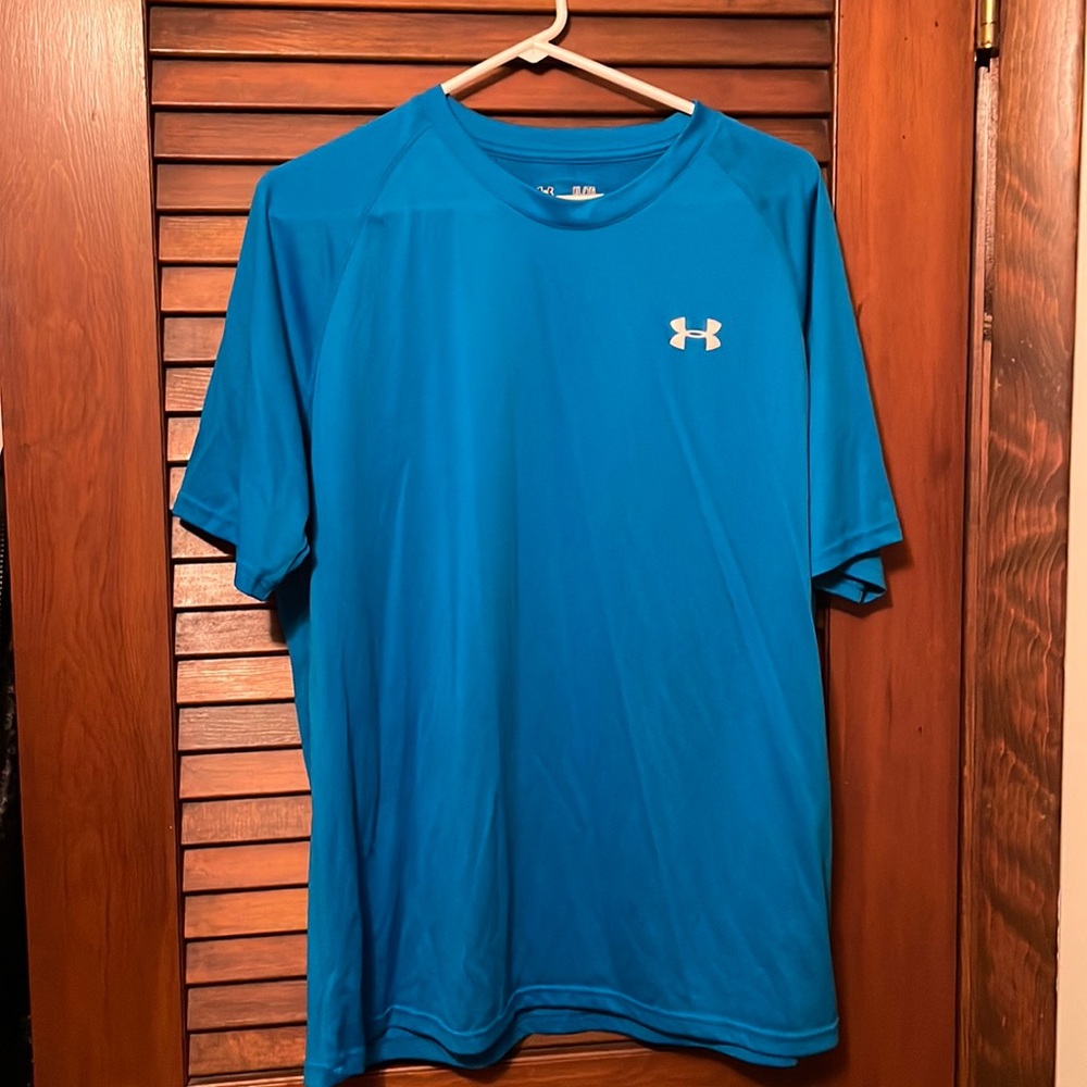Under Armour XL tshirt